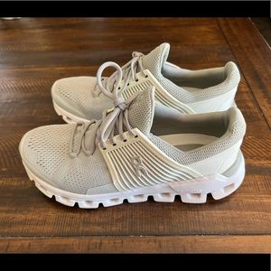 Women’s On Running shoes - Size 7.5 - Good Used Condition